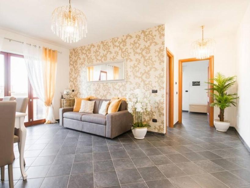 Giramondo Gold Airport Apartment *